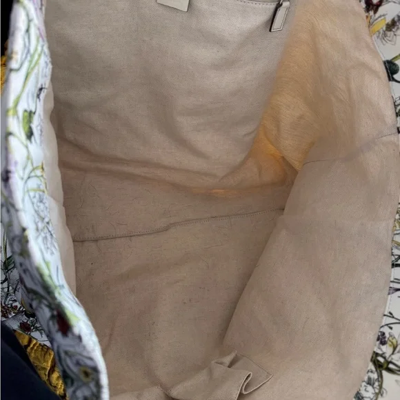 GUCCI authentic Flora tote - Picture 6 of 12